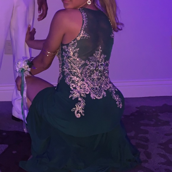 PROM DRESS - Picture 3 of 4